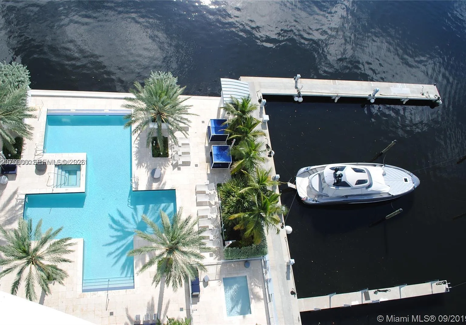 Marina Palms Residences N — Photo 3