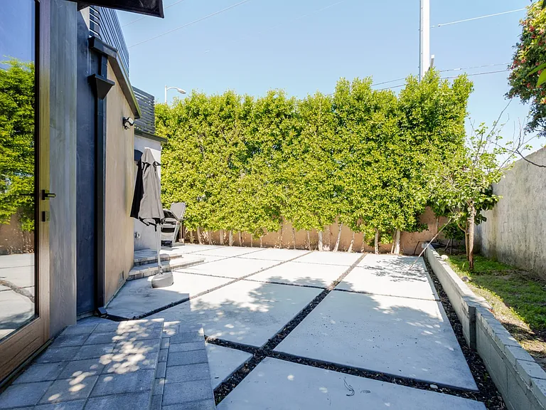8250 Morse Ave — Photo 33