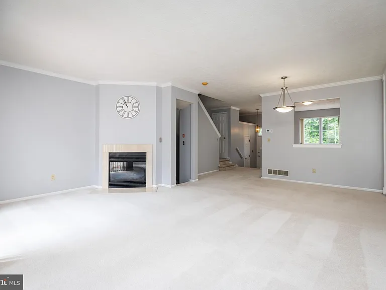 872 N Waterford Ln — Photo 4