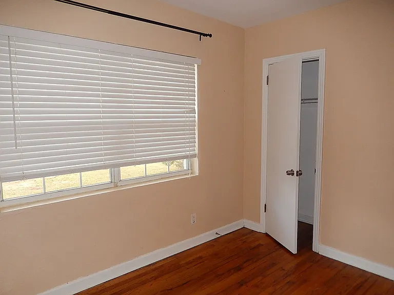 212 Edwards St — Photo 17