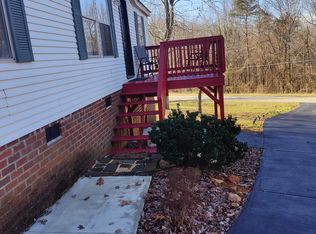 1611 Kennedy Rd, Thomasville, NC 27360