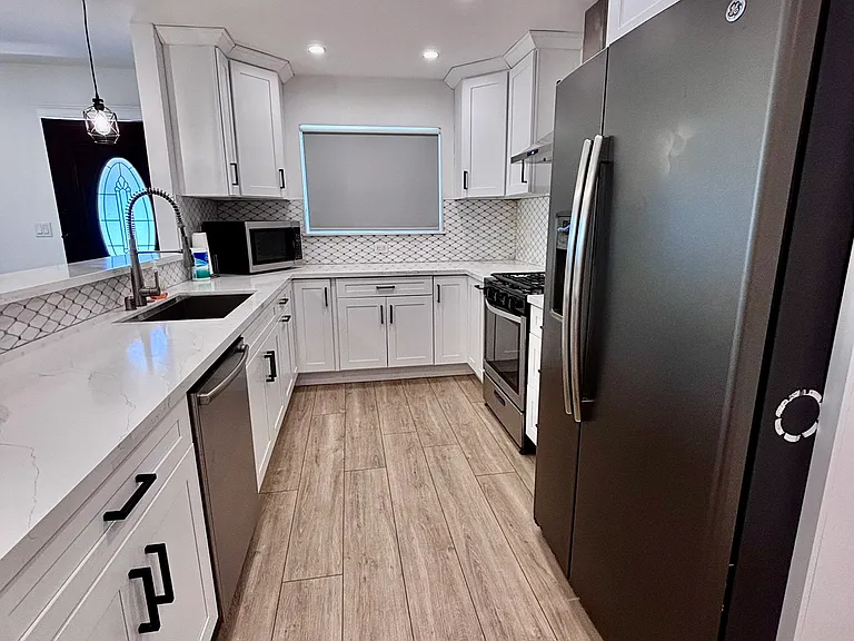 5009 Lyng Dr — Photo 3