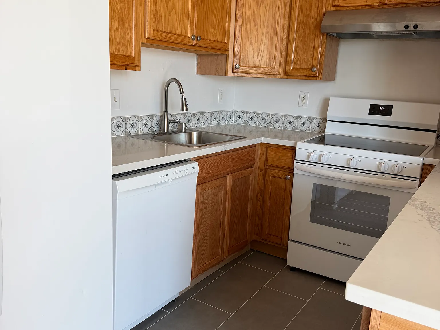3 bed, 1600 sqft, $3,500 — Photo 4