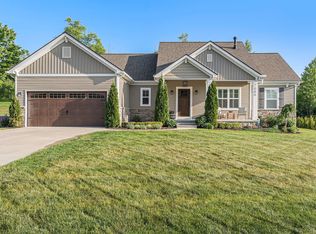 1045 Cloverdale Dr, Fenton, MI 48430