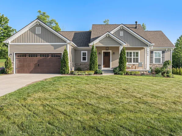 1045 Cloverdale Dr, Fenton, MI 48430