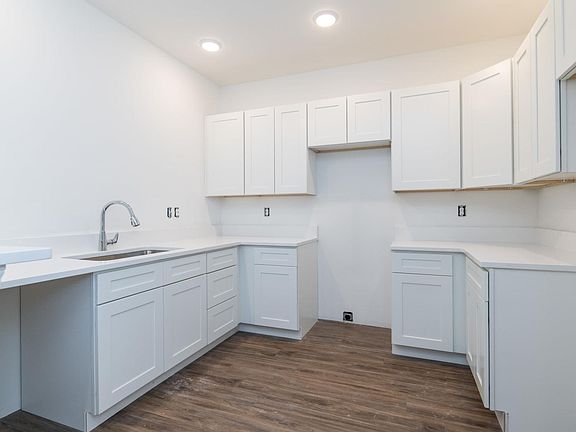 5th image of 231 Walton Ave #205