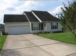 1506 Thistlewood Cir, Hurricane, WV 25526