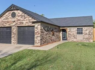 5302 Daffodil Ct, Arlington, TX 76018