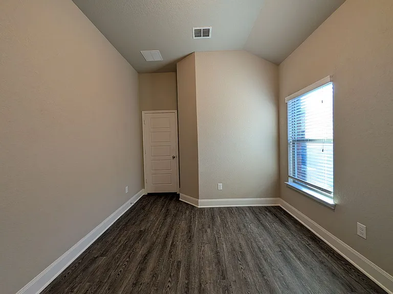 1209 Old FM 306 — Photo 16