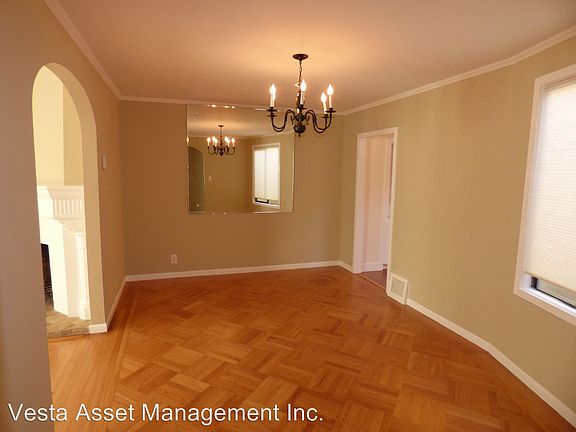 3rd image of 12 Sylvan Dr