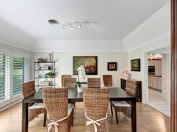 5th image of 906 Reef Ln