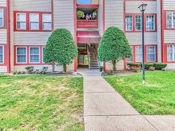 2nd image of 85 Trotters Ln #85-building 5