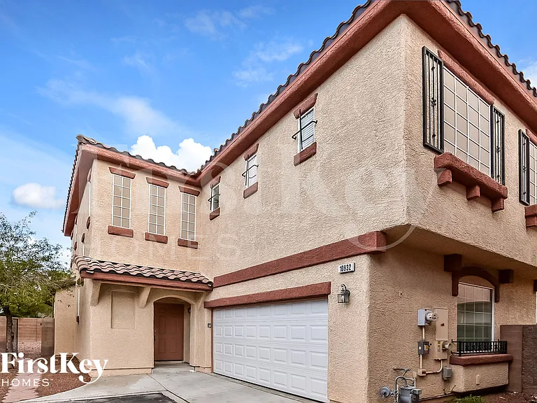 10832 Avenzano St — Photo 2
