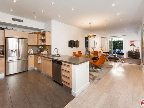 4th image of 855 N Croft Ave APT 109