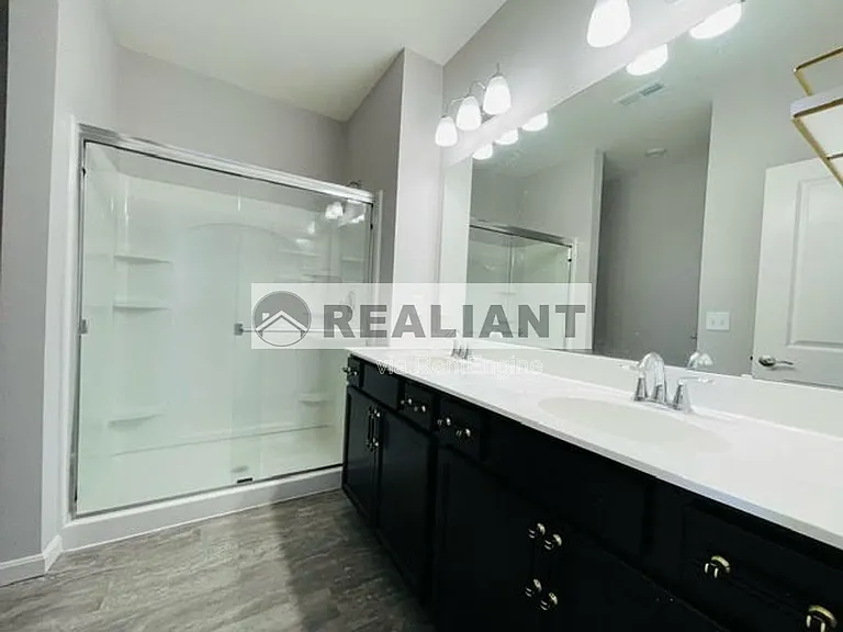 1373 Rubyhill Ln — Photo 8