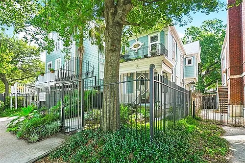 2222 Carondelet St #D Photo 1