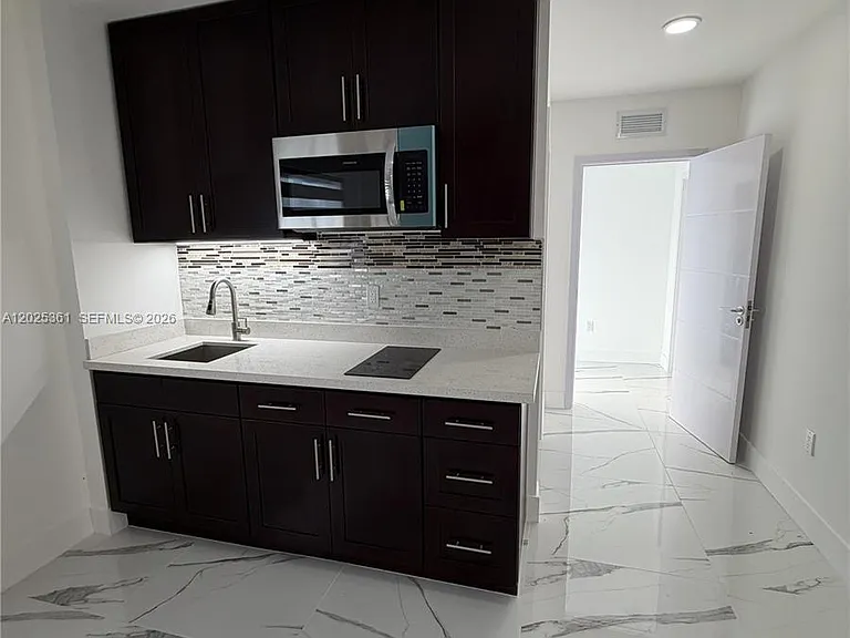 954 NW 8th St #5 — Photo 3