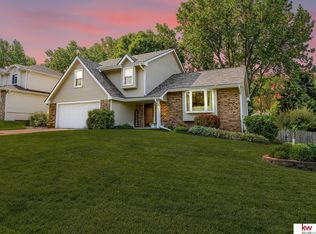 1007 E Cary St, Papillion, NE 68046