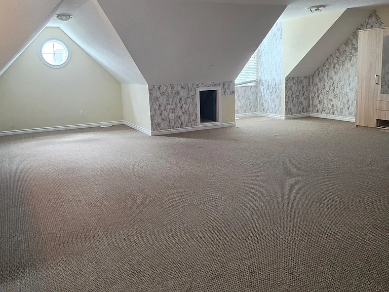 218 Tremaine Cres #MAIN - UPPER FLOORS — Photo 17