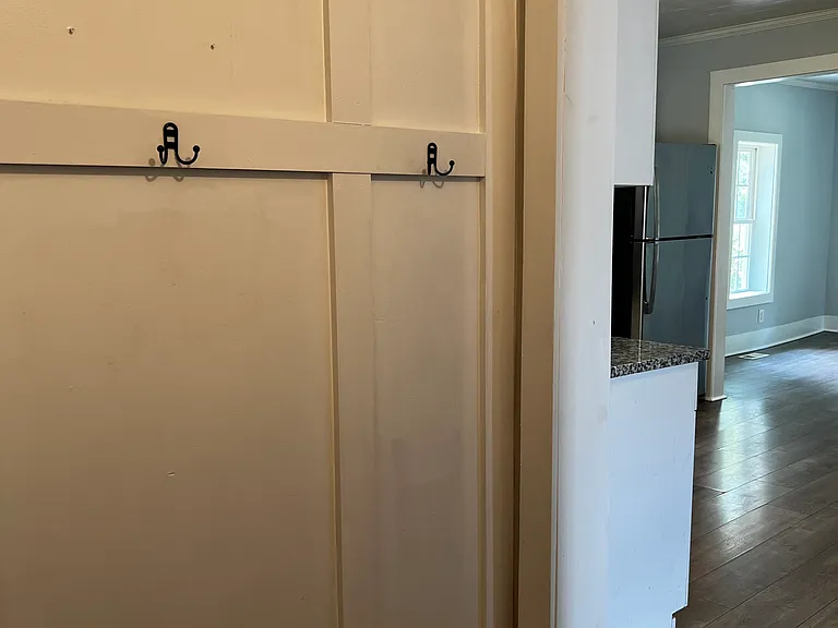 206 E College St — Photo 10