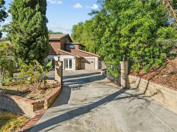 28247 Robin Crest Ct, Santa Clarita, CA 91387