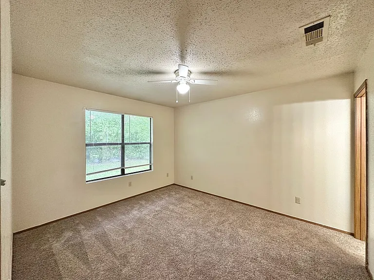 2707 Taft St — Photo 12