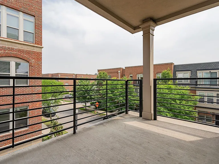 Harrison Park Apartments — Photo 38