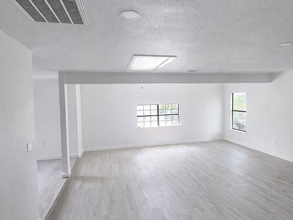 3rd image of 507 W 5th St