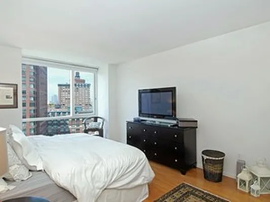 Sold by Corcoran | media 5