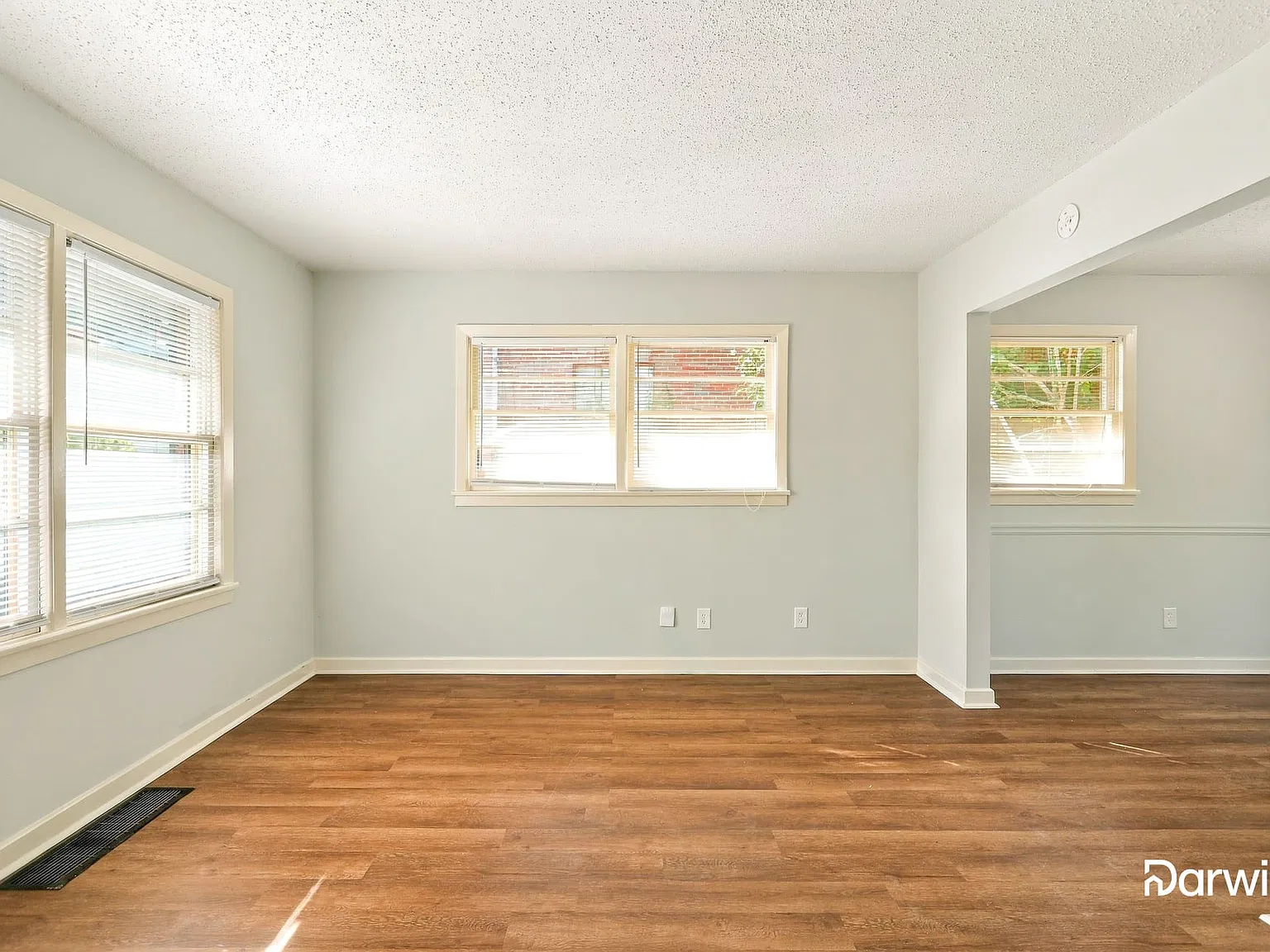 3 bed, 1.0 bath, 1133 sqft, $1,195 — Photo 4