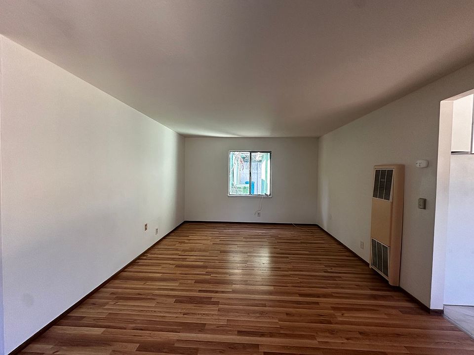 1st image of 3512 Bennett Ave