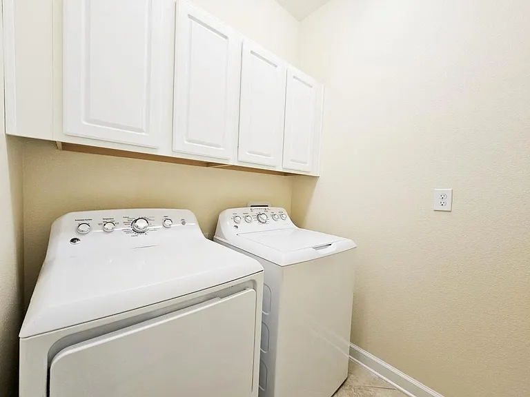 7468 Fairgrove Ave — Photo 27