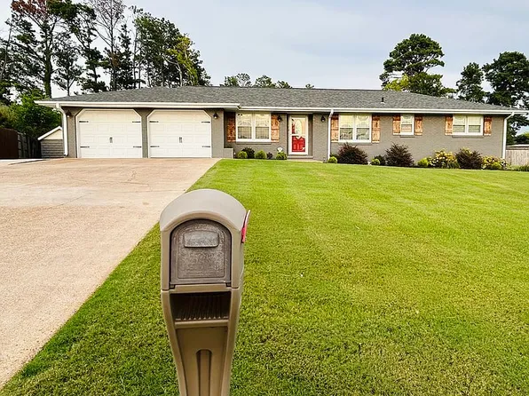 104 Mary Lee Dr, Florence, AL 35634