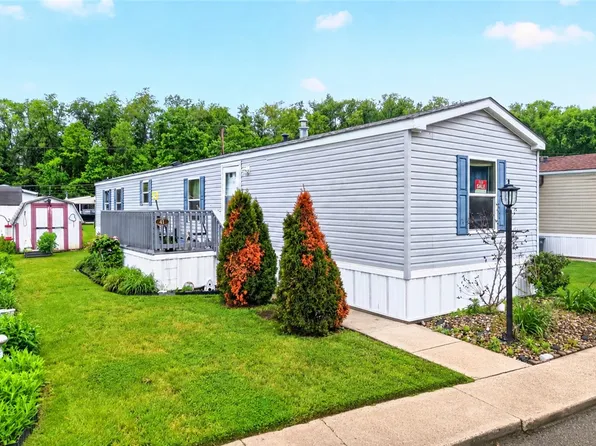 41 Hidden Valley Dr, Finleyville, PA 15332