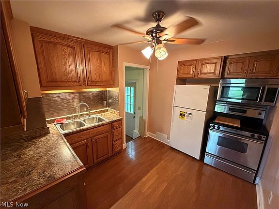3rd image of 4785 Damon Ave NW