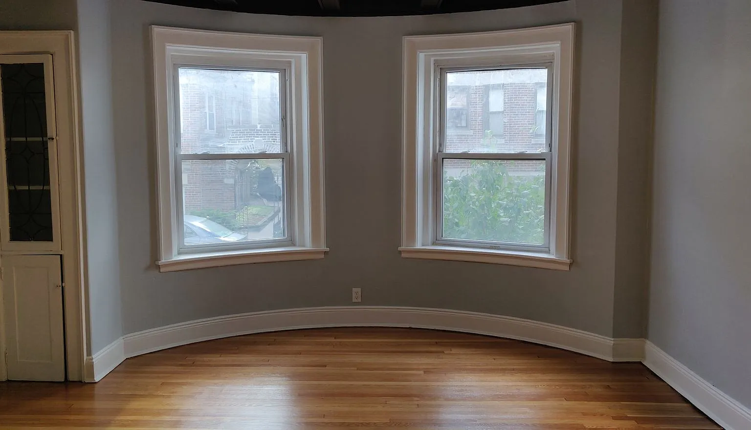 Convenient Brighton Location, Steps from the T Stop, Central Heat/AC, Laundry is on a Site — Photo 1