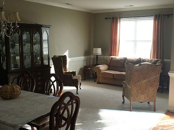 Formal living/dinning