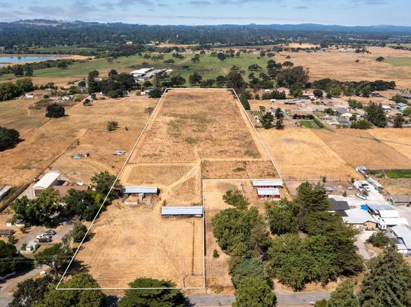 3921 Walker Avenue, Santa Rosa, CA 95407