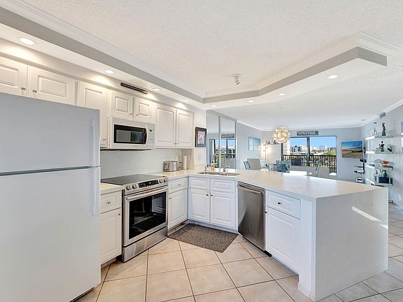 5th image of 2232 N Cypress Bend Dr APT 708