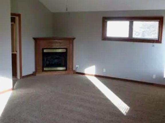 4th image of 323 W Perrin Ave