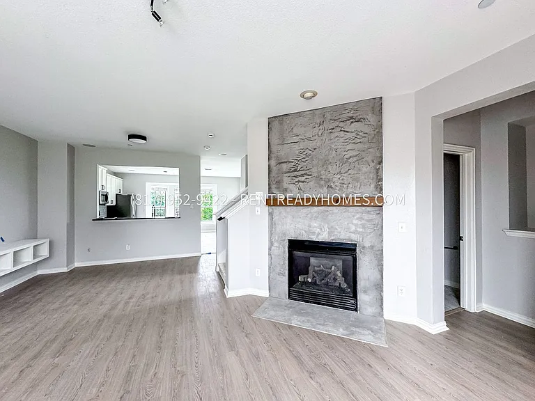 1495 Chase Ln — Photo 3