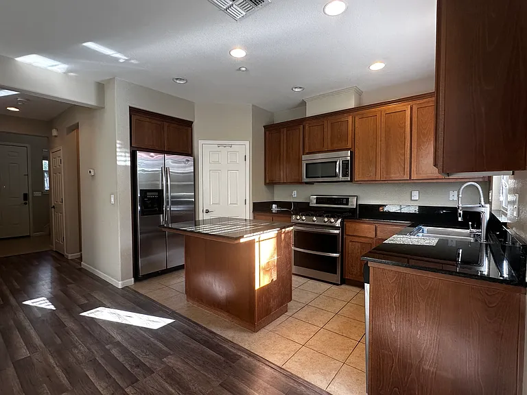 611 Falling Star Dr — Photo 7