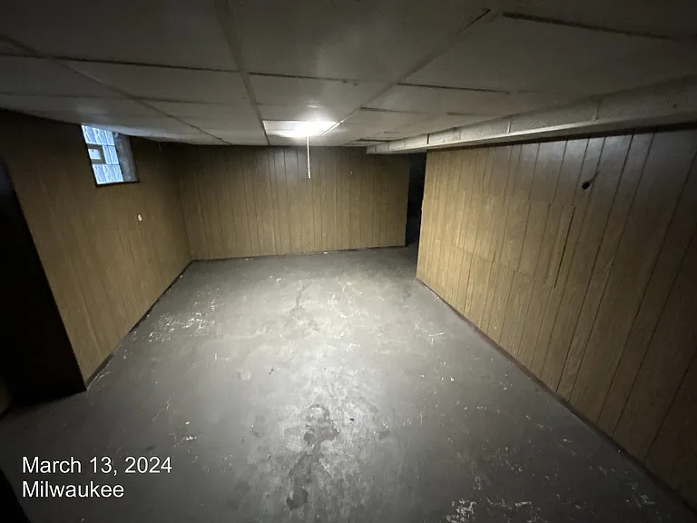 2720 N 52nd St — Photo 15