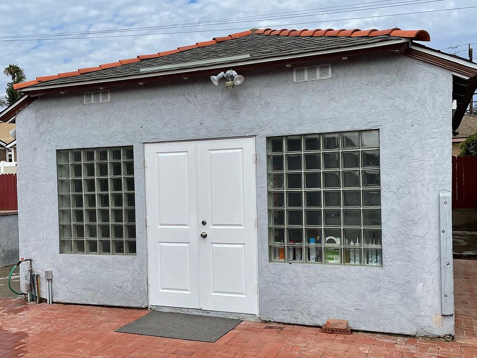 Front of Casita (Studio apartment)