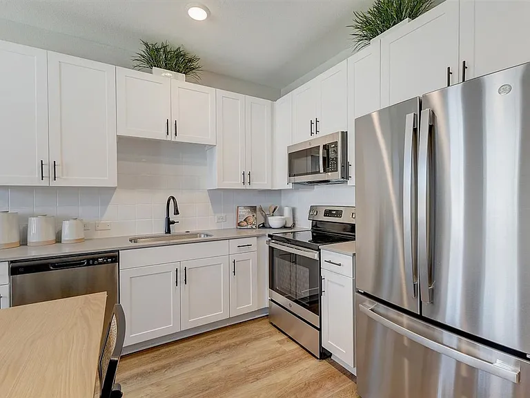 Carmel Villas — Photo 63