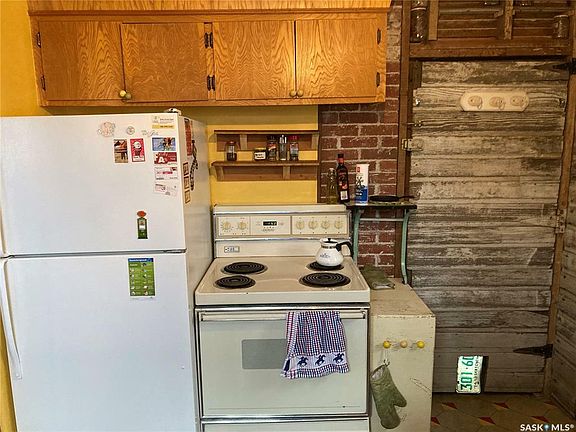 4th image of 1429 McTavish St