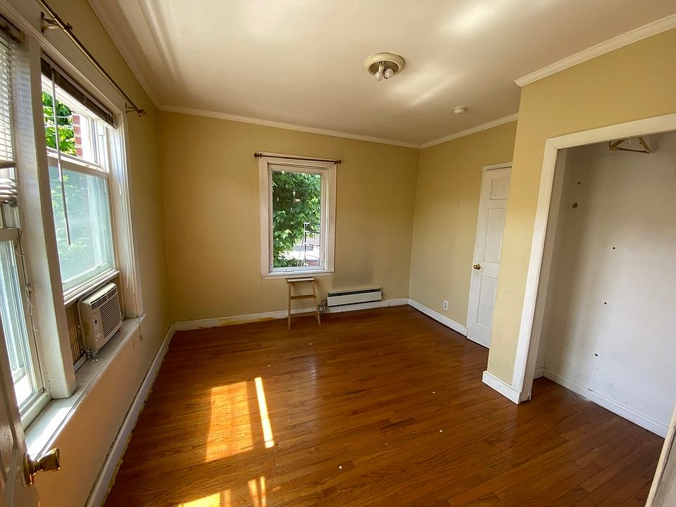 1st image of 42-20 Ditmars Blvd #2