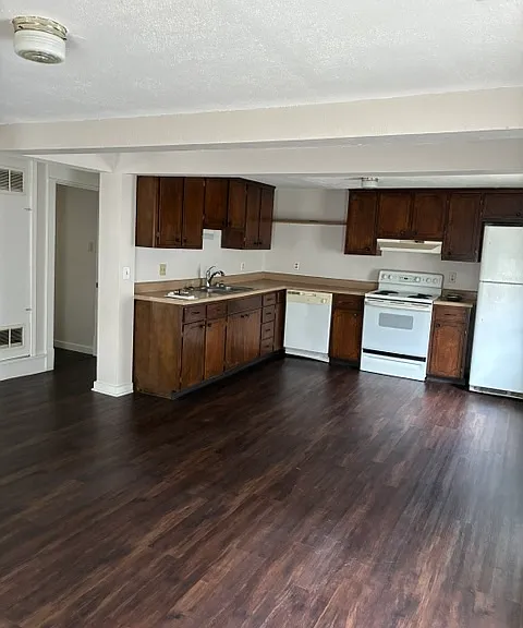 2250 Sheldon St #2 — Photo 5