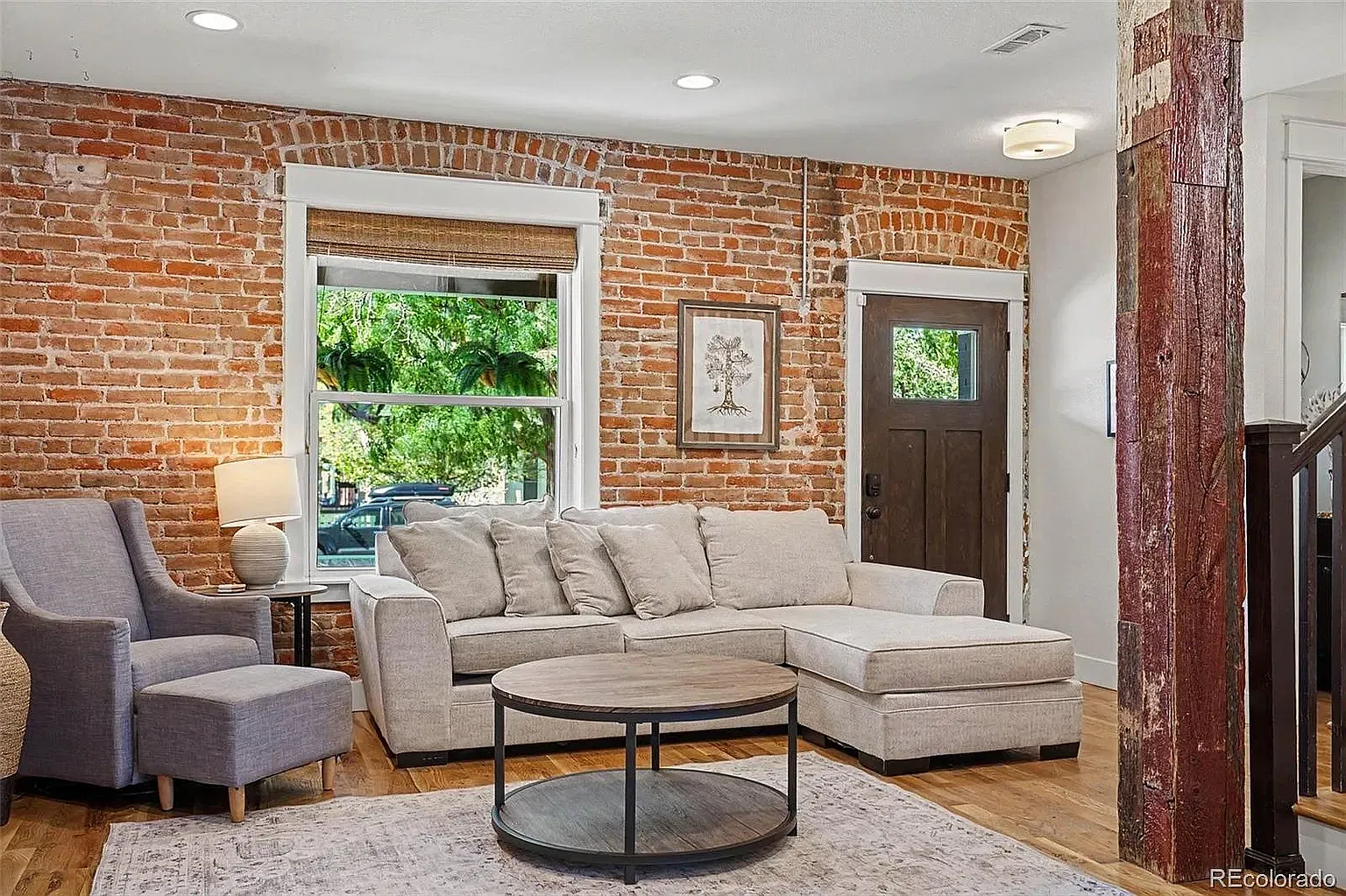 4 bed, 3.5 bath, 2100 sqft, $4,200 — Photo 2