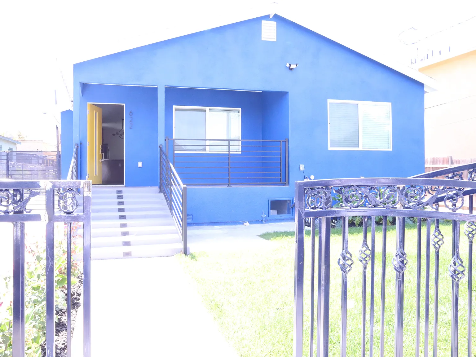 3 bed, 2.5 bath, 1294 sqft, $4,150 — Photo 1